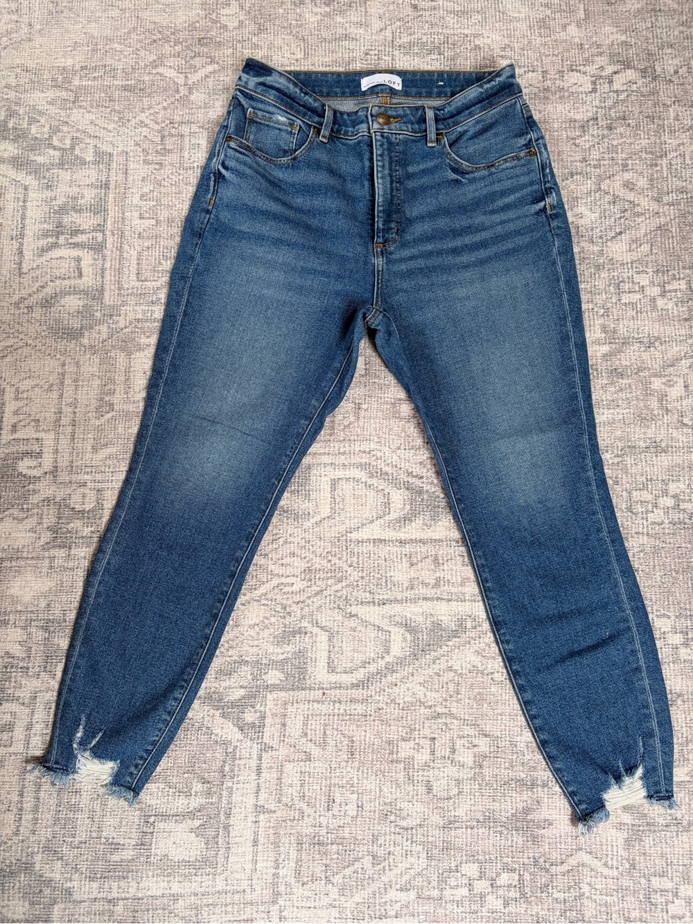 LOFT Curvy High Waist Skinny Ankle Jeans Size 29/8 Distressed Raw Hem